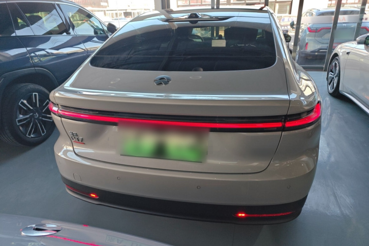 蔚来ET7 2022款 100kWh 首发版车身外观6