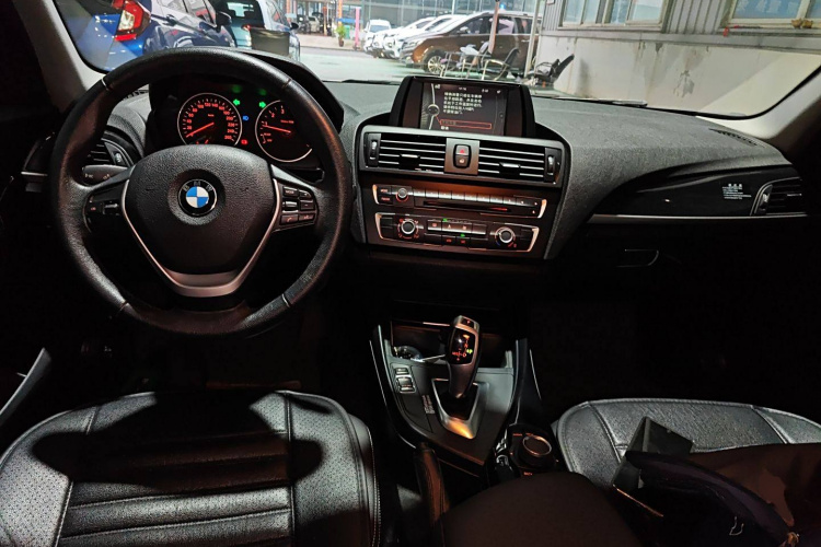 宝马1系(进口) 2013款 改款 116i 都市型中控内饰7002