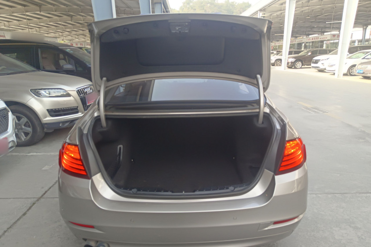 宝马5系 2014款 520Li 典雅型局部细节23