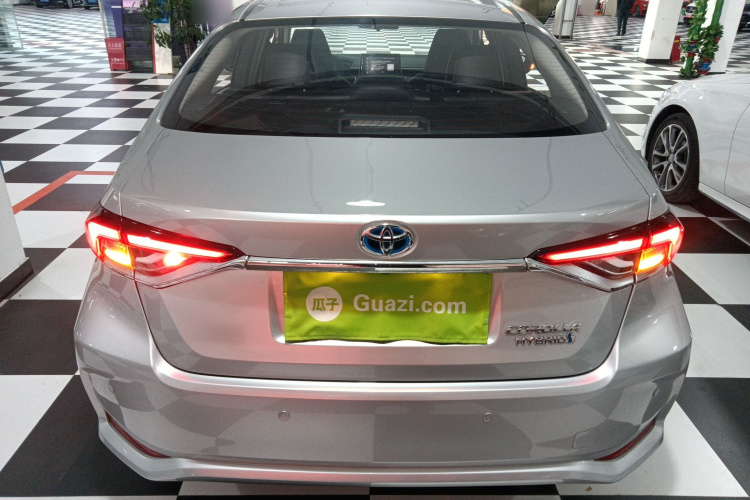 丰田 卡罗拉 2021款 双擎 1.8L E-CVT精英版车身外观6