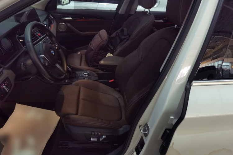 宝马X1 2021款 sDrive25Li 领先型中控内饰19