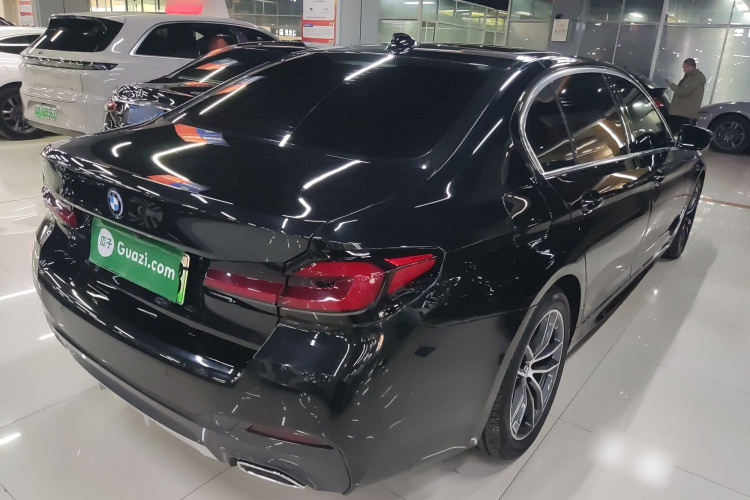 宝马5系新能源 2022款 改款二 535Le M运动套装车身外观7