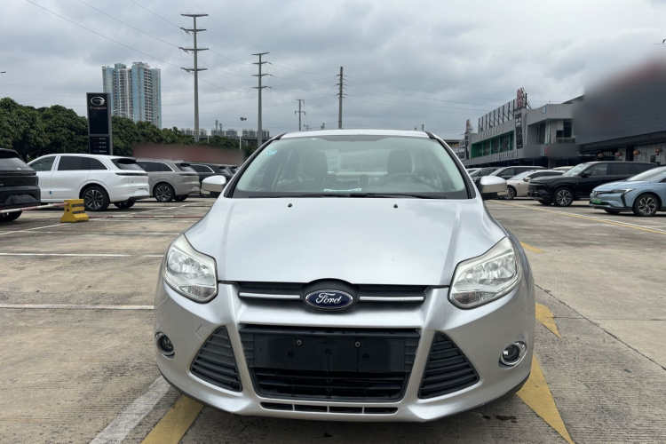 福特 福克斯 2012款 三厢 1.6L 自动风尚型车身外观6001