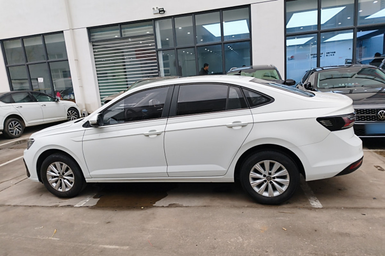 大众 朗逸 2023款 新锐 1.5L 自动新逸版车身外观4