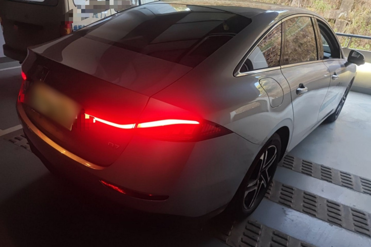 荣威D7 2023款 DMH 125km 旗舰版车身外观6005