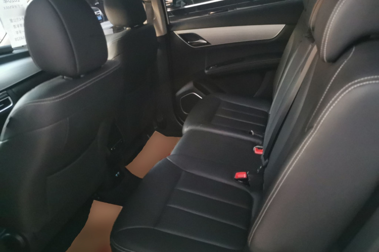 比亚迪 宋MAX 2021款 升级版 1.5T 自动豪华型 7座中控内饰21