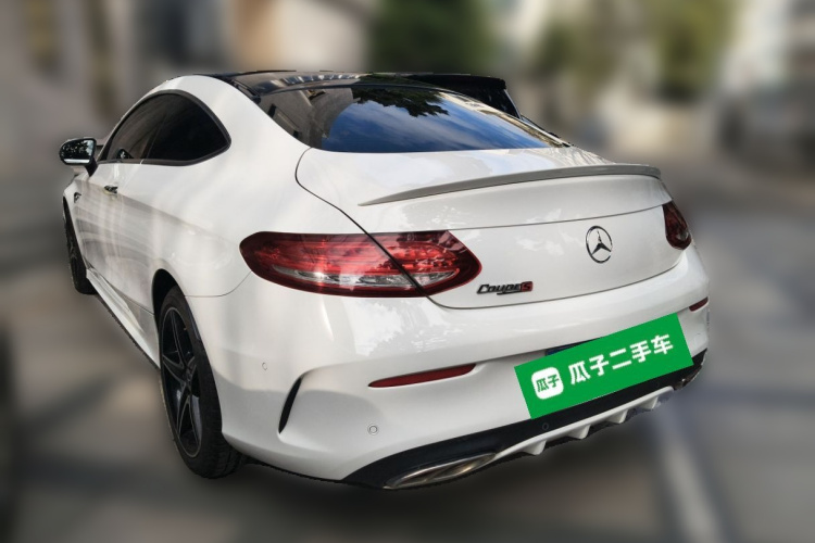 奔驰C级(进口) 2017款 改款 C 200 轿跑版车身外观5