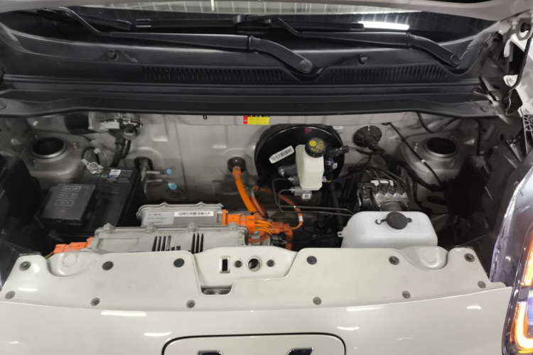 五菱汽车 宏光MINIEV 2025款 四门版 进阶款机舱底盘24