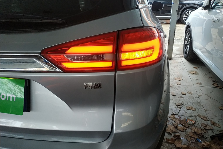 吉利汽车 博越 2016款 1.8TD 自动智联型车身外观9