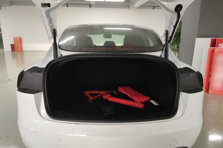特斯拉 Model 3 2025款 改款 长续航全轮驱动版局部细节23
