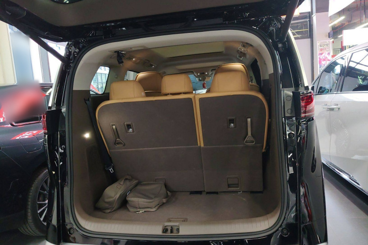 腾势D9 2022款 DM-i 970 四驱尊荣型中控内饰23