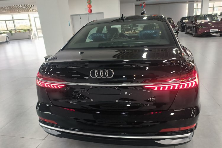 奥迪A6L 2026款 45 TFSI quattro 臻选动感型车身外观6
