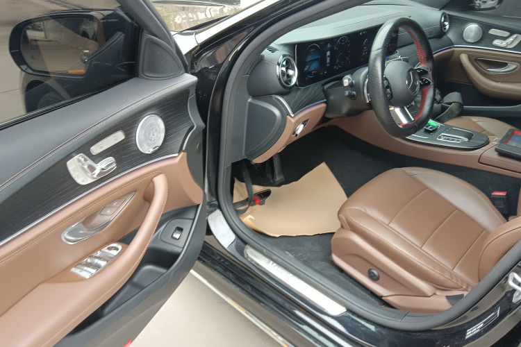 奔驰E级 2021款 E 300 L 运动豪华型中控内饰7003