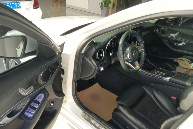 奔驰C级 2020款 改款 C 200 L 时尚型运动版中控内饰20