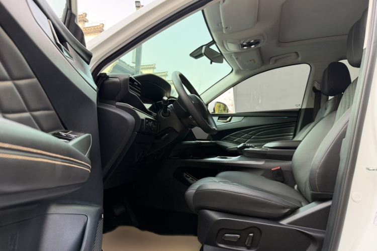 凯翼昆仑 2023款 昆仑 300 天际版中控内饰7002