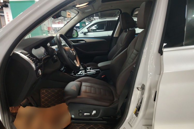 宝马iX3 2021款 改款 创领型中控内饰19