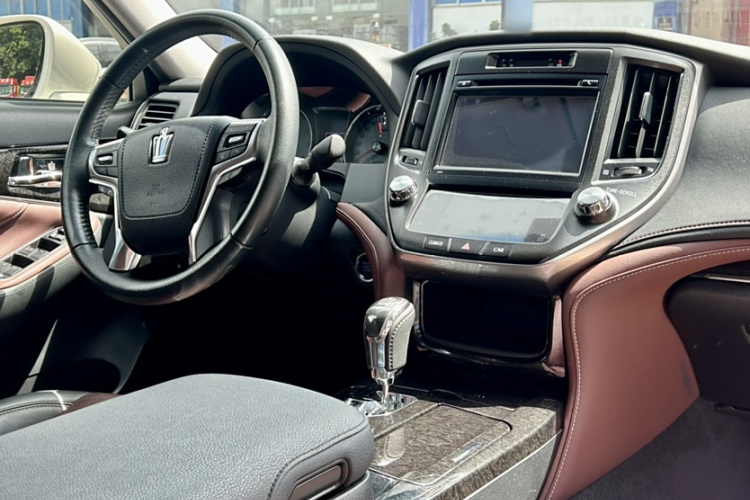 丰田 皇冠 2018款 2.0T 运动版中控内饰7006