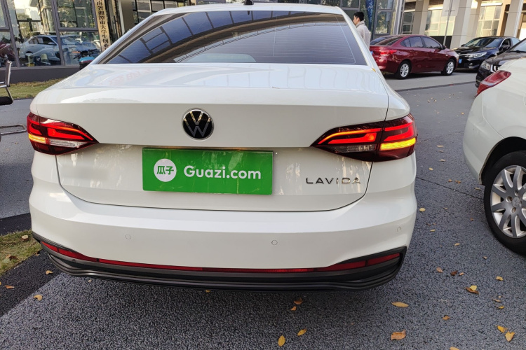 大众 朗逸 2023款 改款 1.5L 自动得逸版车身外观6