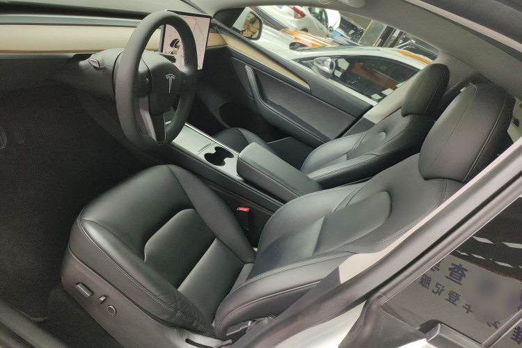 特斯拉 Model Y 2021款 标准续航后驱版局部细节19