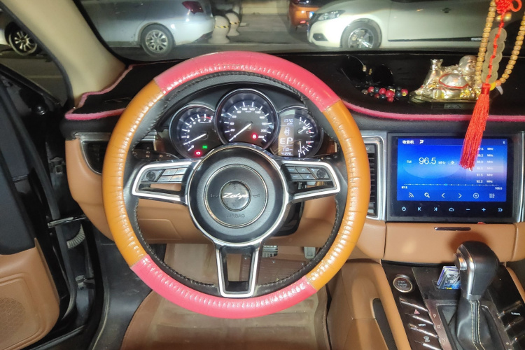 众泰SR9 2017款 2.0T 自动极致之光版中控内饰13