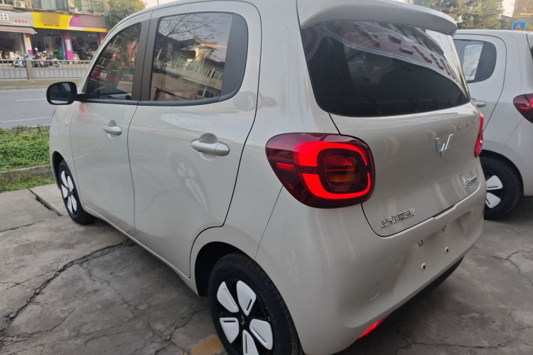 五菱汽车 宏光MINIEV 2025款 四门版 进阶款车身外观4