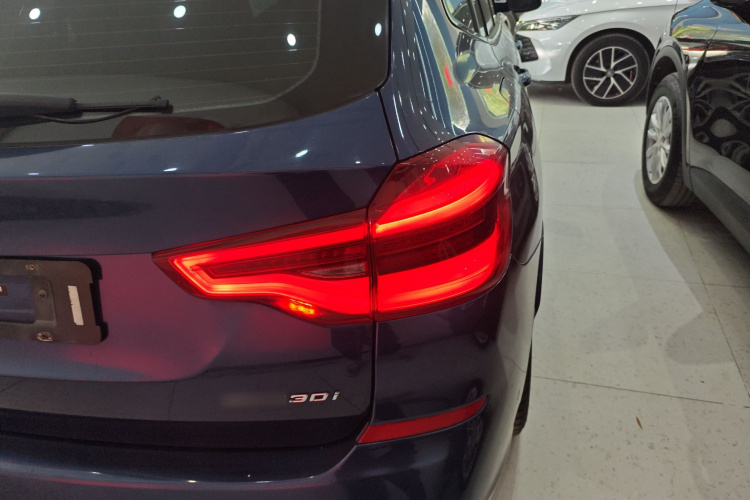 宝马X3 2018款 xDrive30i 领先型 M运动套装 国V车身外观6006