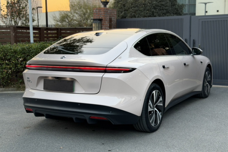 蔚来ET5 2022款 75kWh车身外观6006