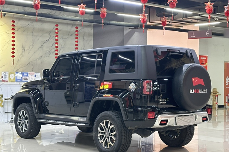 北京BJ40 2024款 2.0T 城市猎人荣耀版车身外观6002