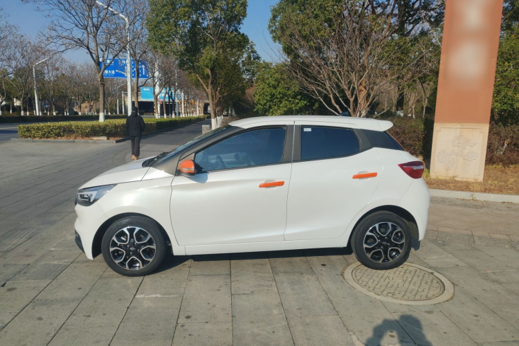 江铃集团新能源 易至EV3 2023款 青春版 320KM 舒适型车身外观6003