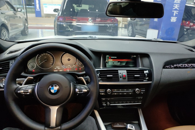 宝马X4 2016款 xDrive20i M运动型中控内饰12
