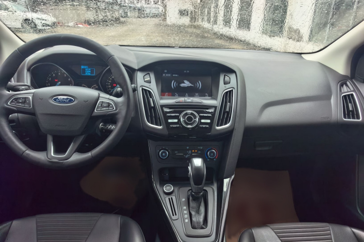 福特 福克斯 2018款 两厢经典 1.6L 自动风尚型智行版局部细节16