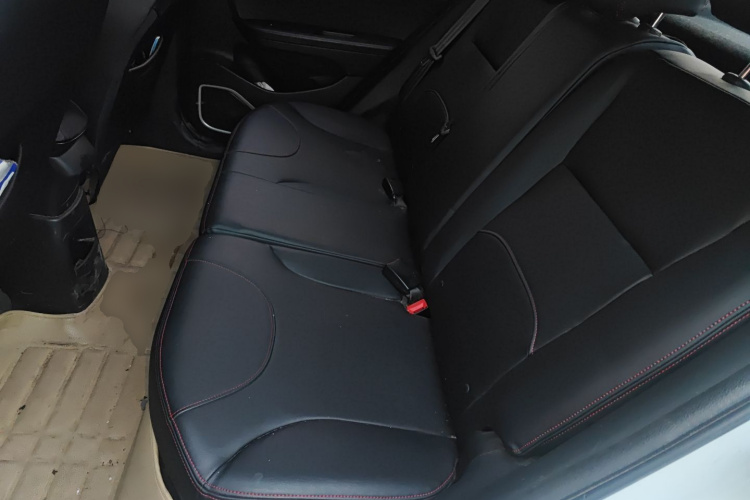 中华V3 2016款 1.5L 手动舒适型中控内饰21