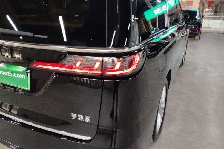 岚图汽车 岚图梦想家 2022款 0碳版 家 475km车身外观9