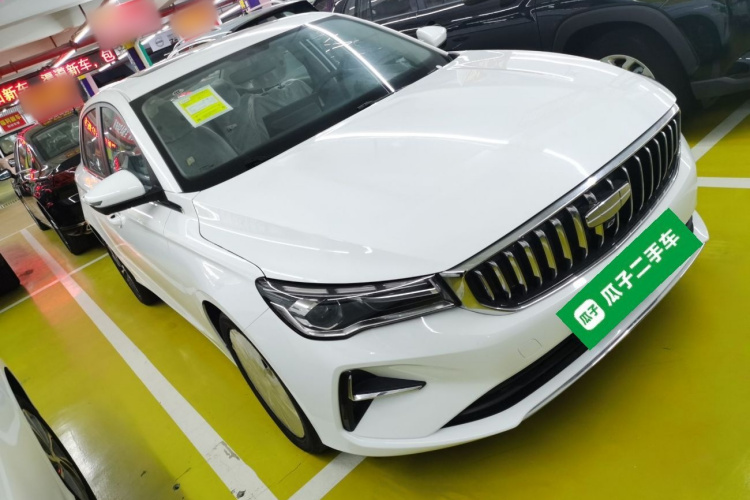 吉利汽车 帝豪 2025款 第4代 1.5L CVT尊贵型车身外观3