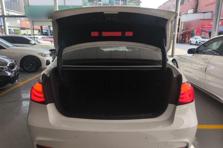 宝马3系 2019款 320Li M运动曜夜版局部细节23