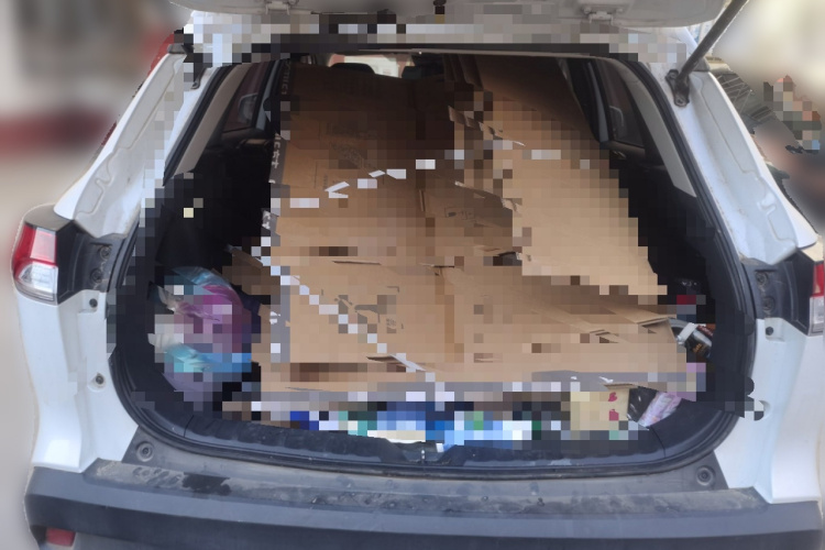 丰田 卡罗拉锐放 2023款 2.0L 先锋版中控内饰23