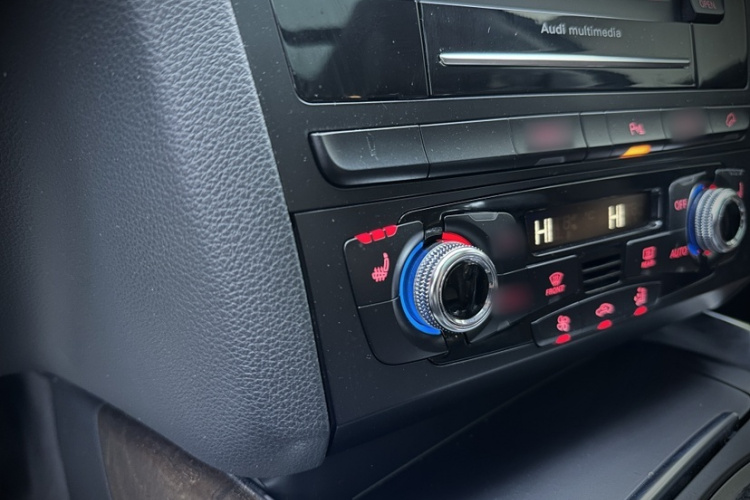 奥迪Q5 2013款 40 TFSI 舒适型中控内饰7007