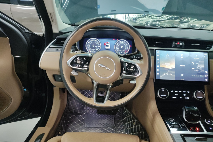 捷豹XFL 2022款 XFL 2.0T P250 两驱尊享豪华版局部细节13