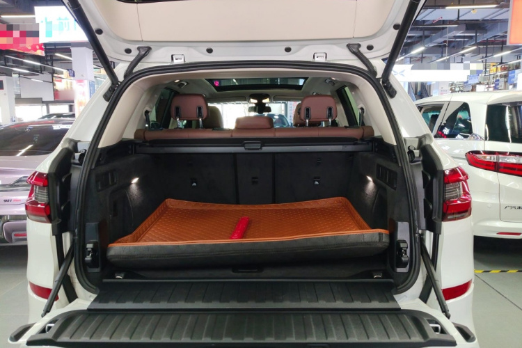 宝马X5(进口) 2021款 改款 xDrive30i M运动套装机舱底盘23