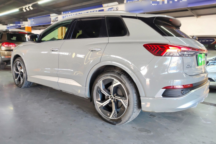 奥迪Q4 e-tron 2024款 40 e-tron 创境版车身外观4