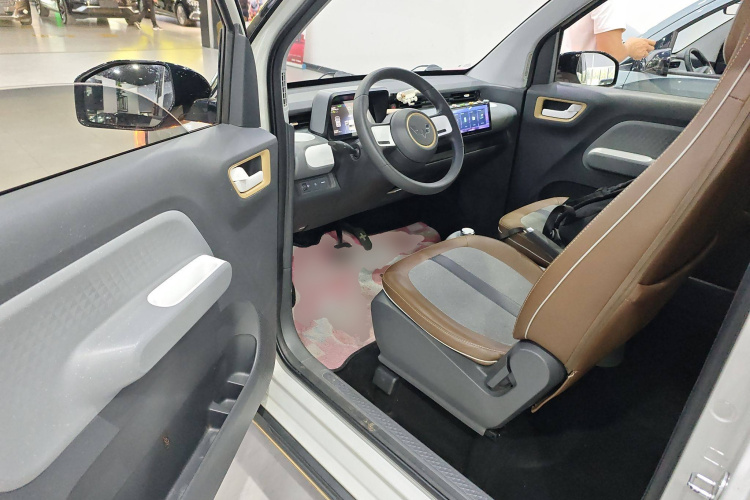 五菱汽车 宏光MINIEV 2022款 GAMEBOY 200km 玩咖款 磷酸铁锂中控内饰7003