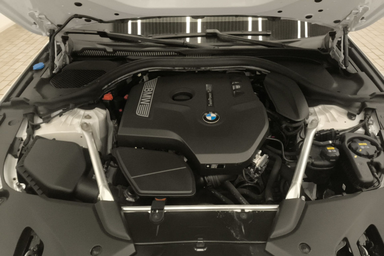 宝马5系(进口) 2019款 525i M运动套装机舱底盘24