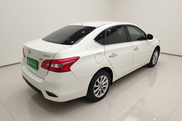 日产 轩逸 2022款 经典 1.6XE CVT舒适版车身外观7