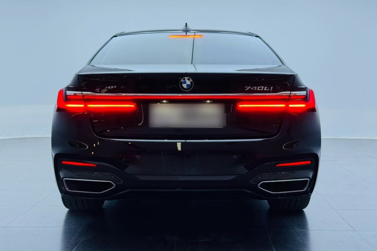 宝马7系 2021款 740Li 领先型 M运动套装车身外观6007