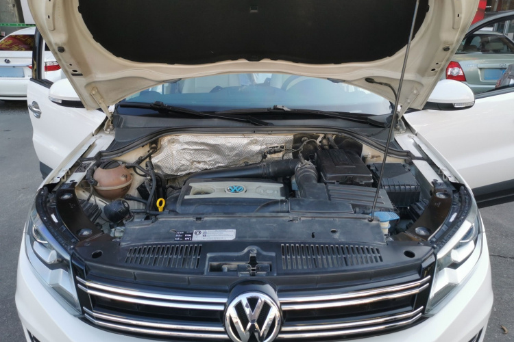 大众 途观 2015款 1.8TSI 自动两驱风尚版机舱底盘24