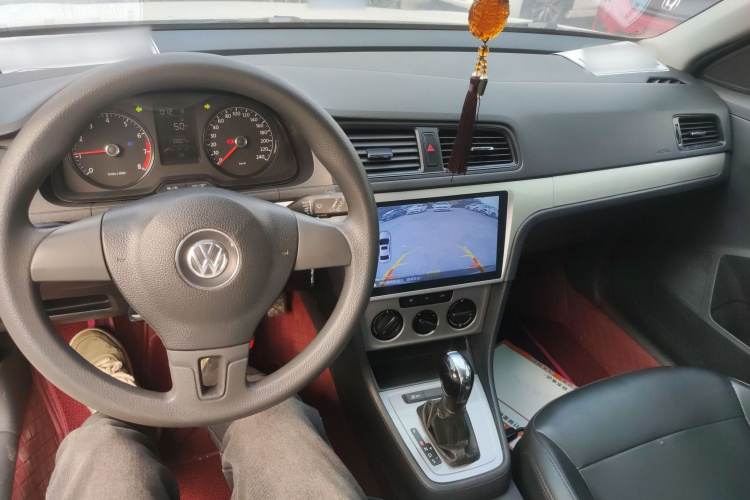 大众 朗行 2013款 1.6L 自动风尚型中控内饰12