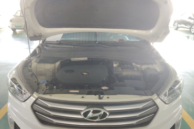 北京现代ix25 2015款 2.0L 自动两驱智能型GLS机舱底盘24