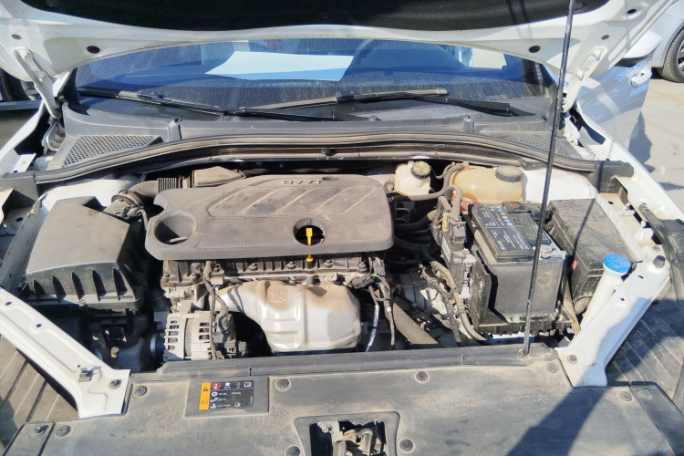 名爵 MG5 2022款 180DVVT CVT青春豪华版机舱底盘24