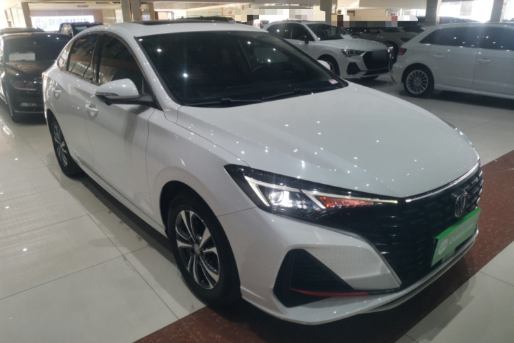 长安 逸动 2023款 畅享版 PLUS 蓝鲸NE 1.4T GDI DCT尊贵版车身外观3