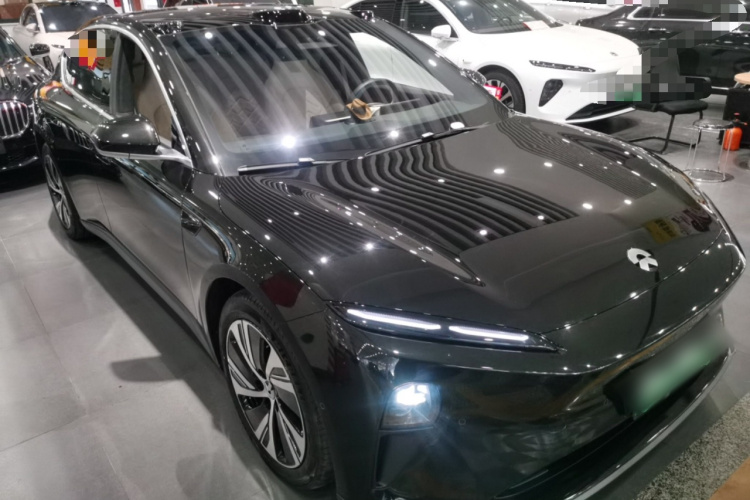 蔚来ET5 2022款 75kWh车身外观3